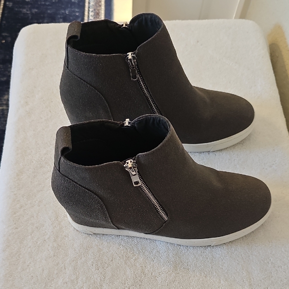 Athlefit Gray Ankle Side Zip  Booties Comfy Casual Size 9.5 EUC - Picture 11 of 12